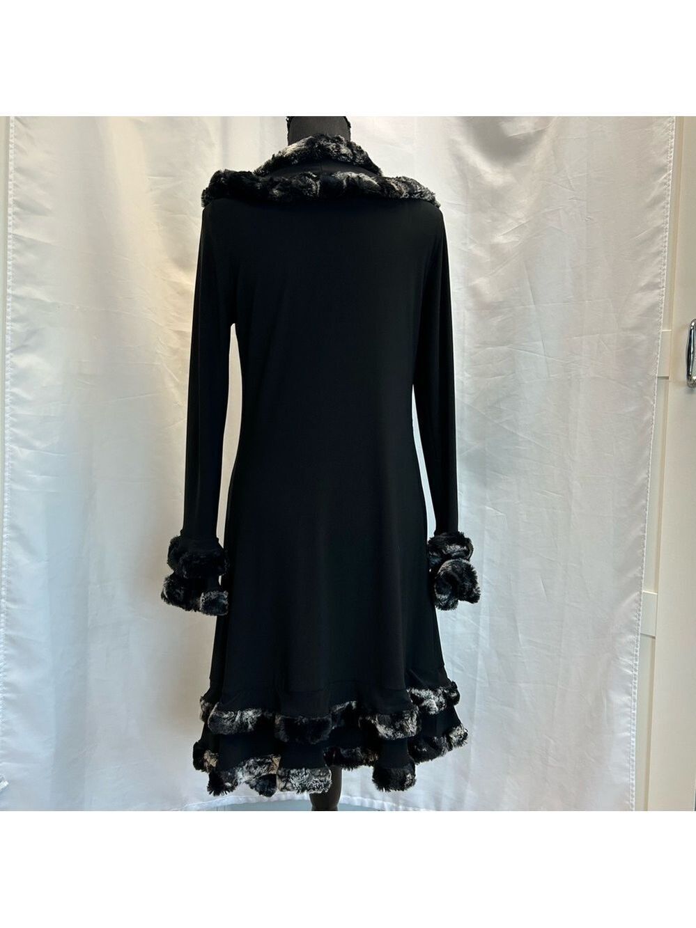 Joseph Ribkoff black ruffle faux fur trim duster cardigan Sz 6 open front - Picture 8 of 14